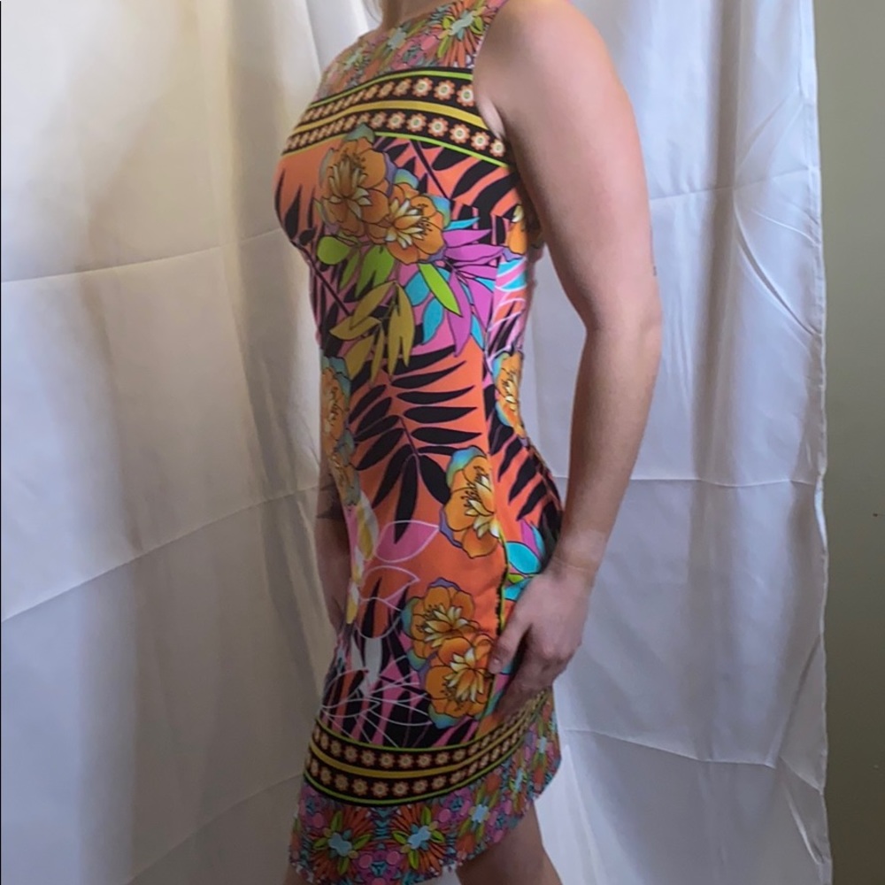 Dress - Picture 2 of 4